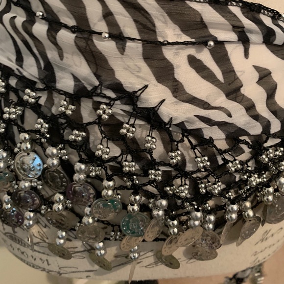 Scarf-Dangle - Picture 4 of 9